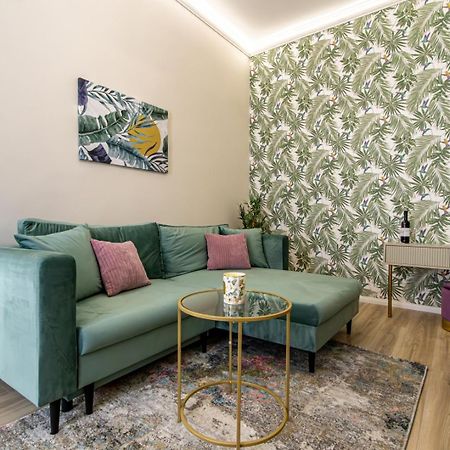 Oasis Apartment On The Broadway With Ac Budapest Luaran gambar