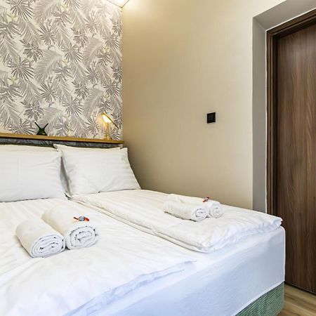 Oasis Apartment On The Broadway With Ac Budapest Luaran gambar